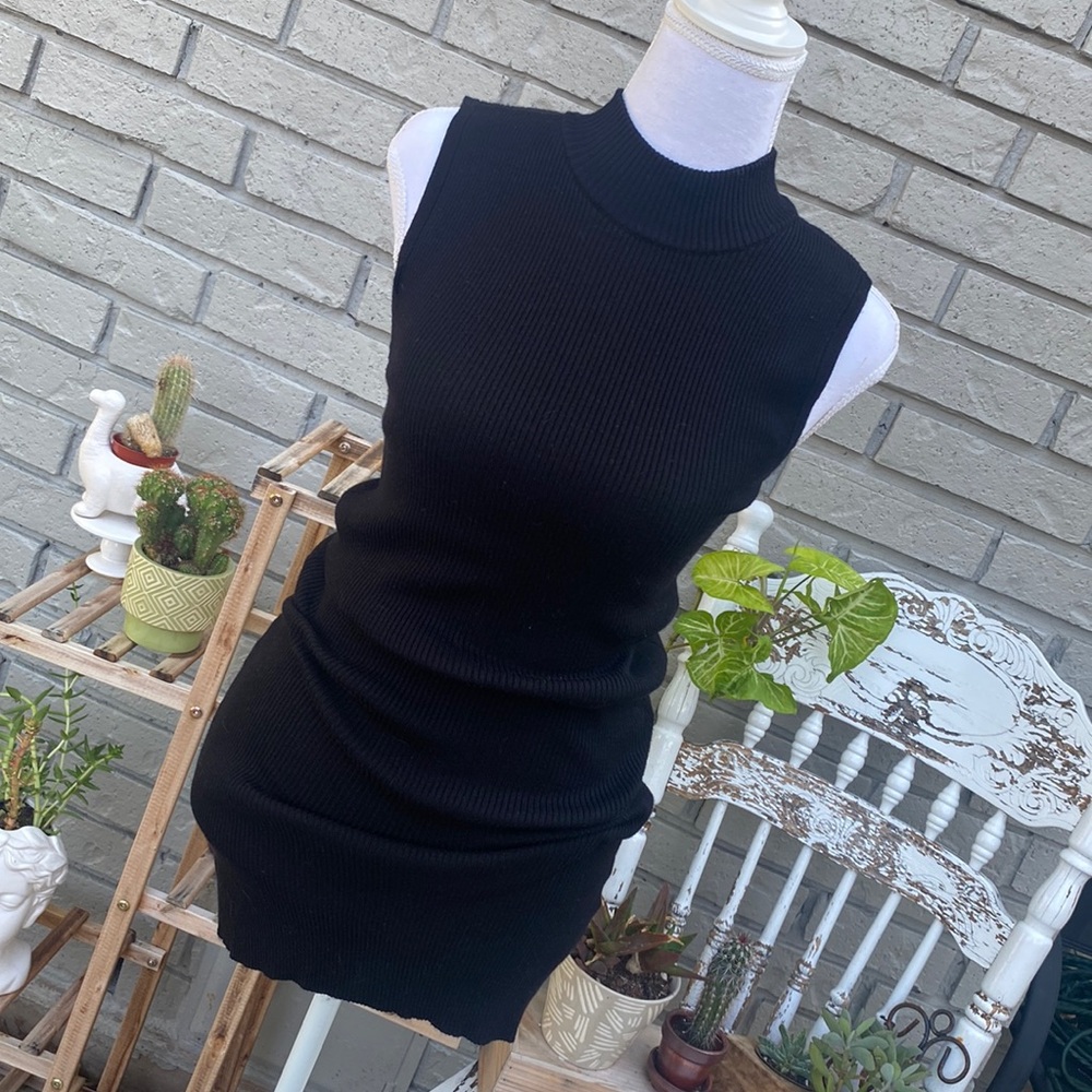 Ribbed Black Bodycon Dress